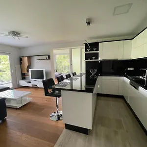  Apartment Schöne Gartenwohnung Mit Carport Und Terrasse!